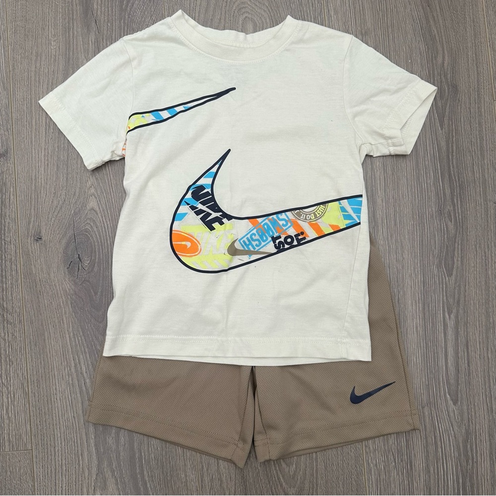 BOYS NIKE Cream Tee and Tan Shorts Set - Size 5T